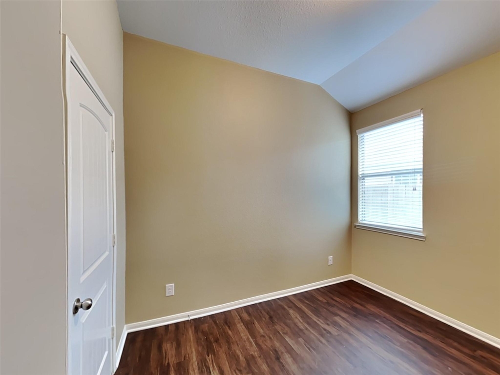 2324 Shady Tree Lane - Photo 11