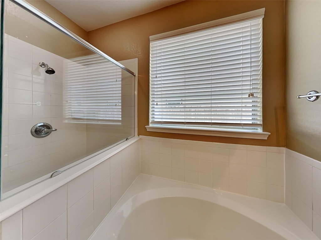 2324 Shady Tree Lane - Photo 10