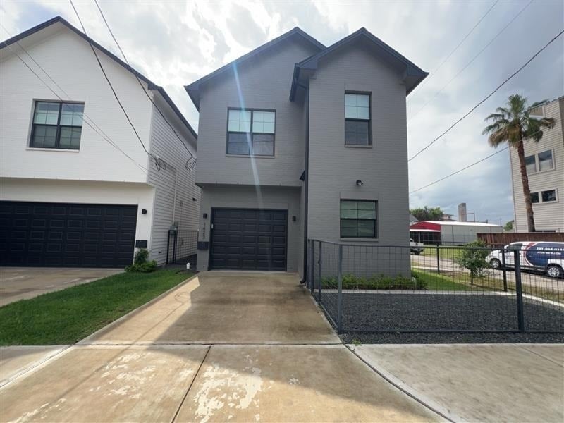 1423 Holly Street - Photo 0