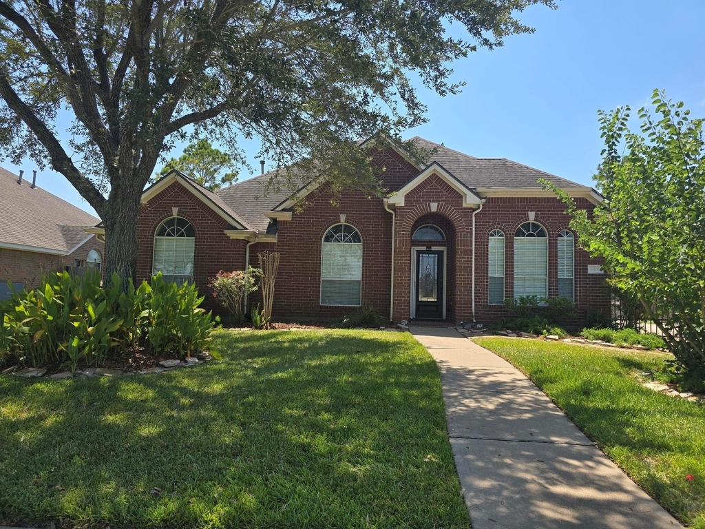 9406 Sunlake Drive - Photo 0