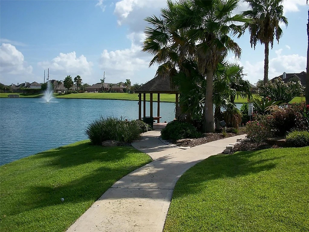 9406 Sunlake Drive - Photo 33