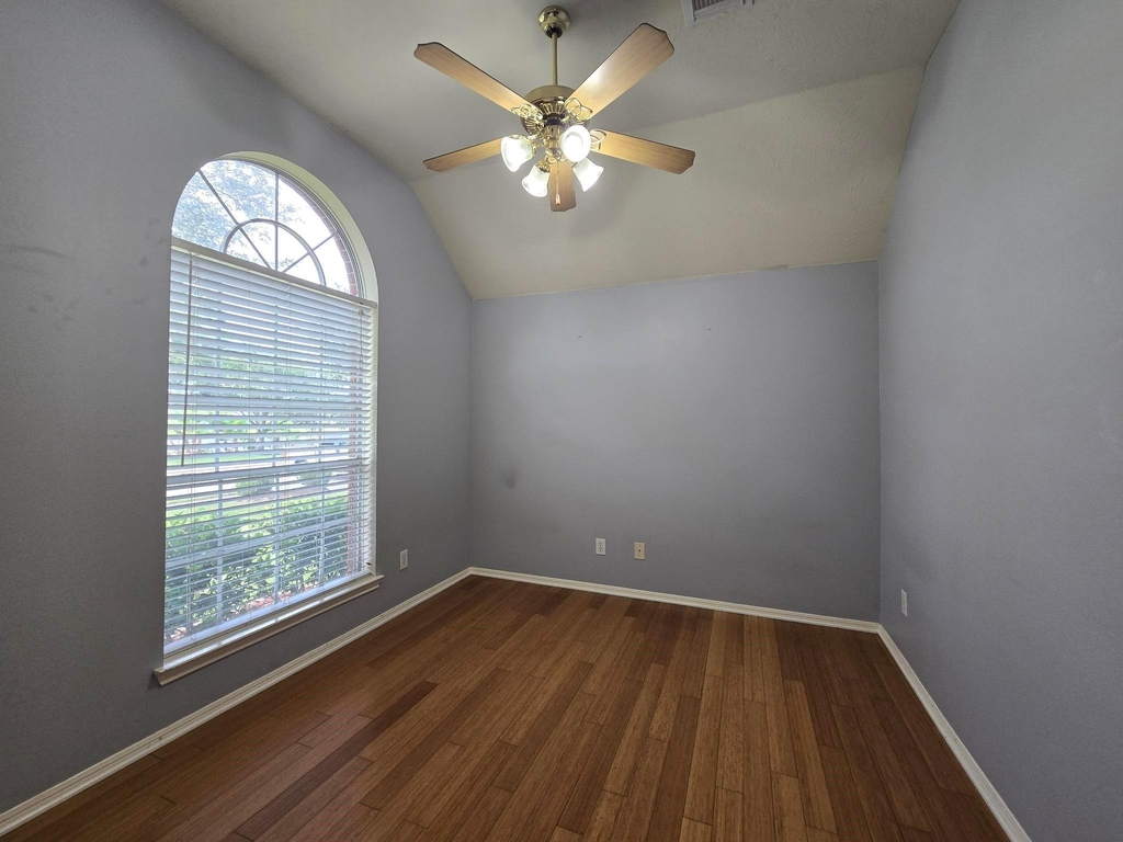 9406 Sunlake Drive - Photo 28