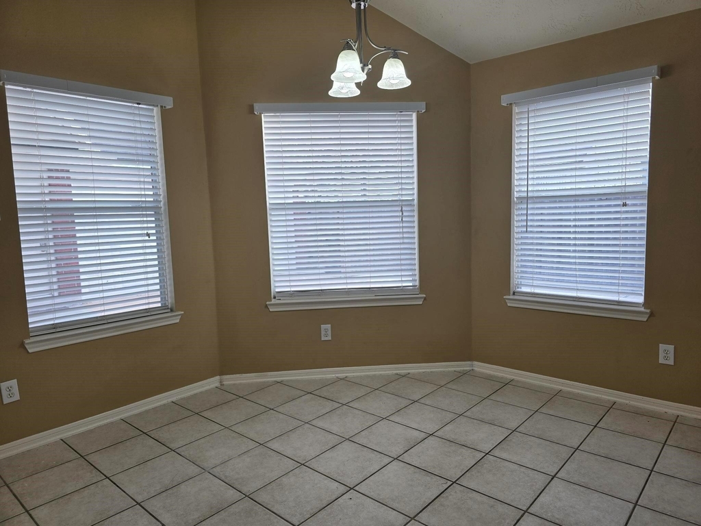 9406 Sunlake Drive - Photo 13