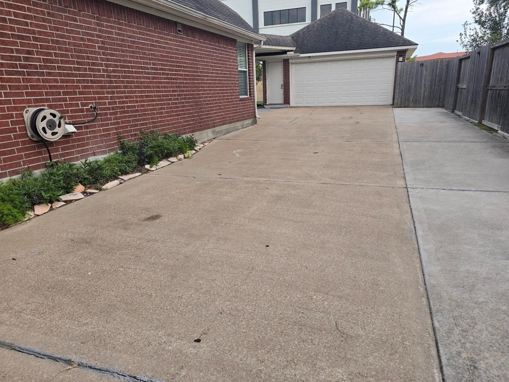9406 Sunlake Drive - Photo 30