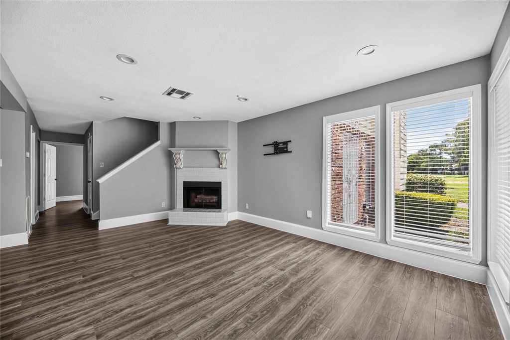 7866 Green Lawn Drive - Photo 2