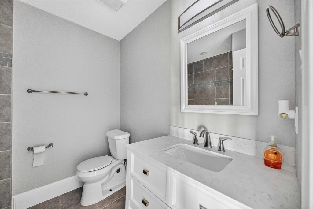 7866 Green Lawn Drive - Photo 6