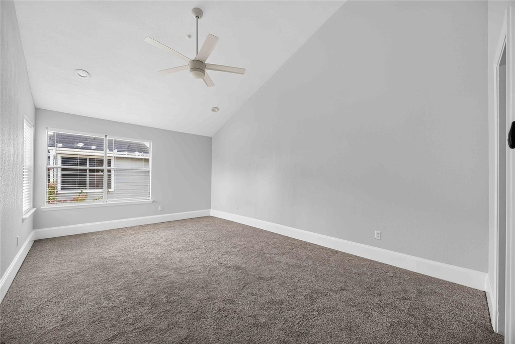 7866 Green Lawn Drive - Photo 7