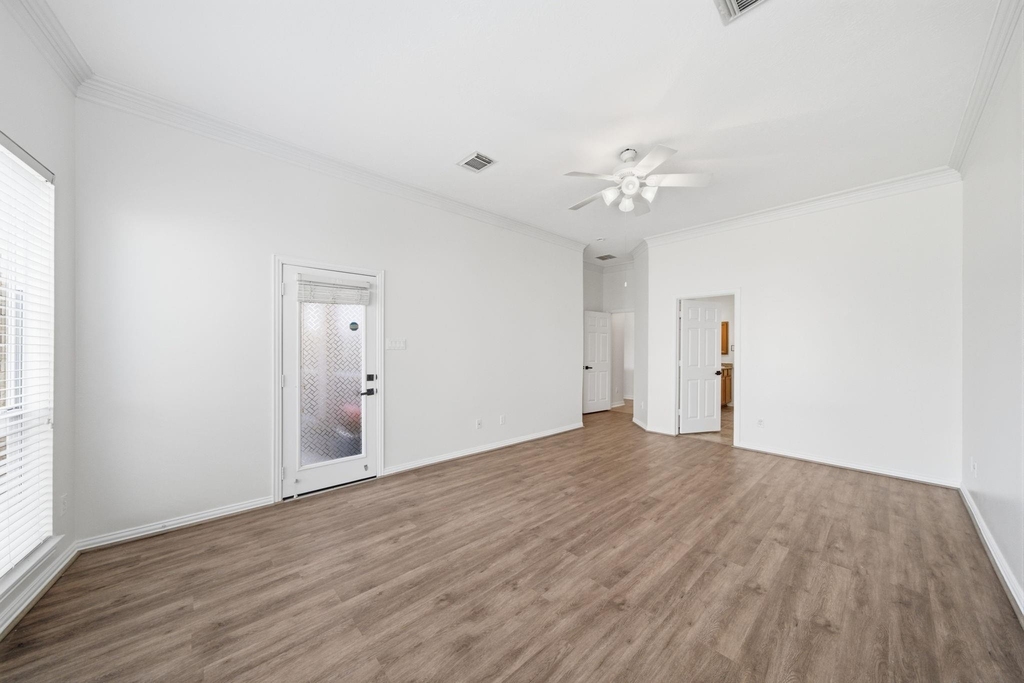14207 Hawkesbury Court - Photo 17