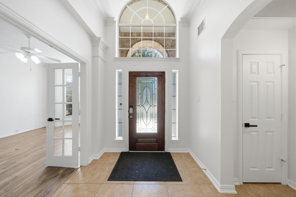 14207 Hawkesbury Court - Photo 3