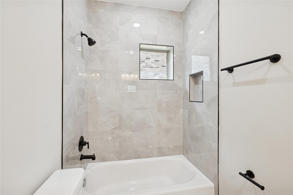 2602 Martinas Ct - Photo 14