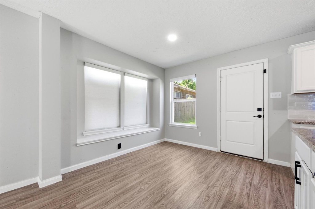 15011 Crockett Road - Photo 4