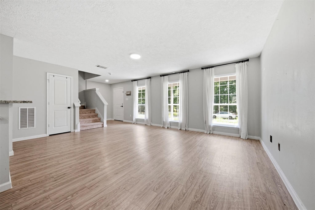 15011 Crockett Road - Photo 1