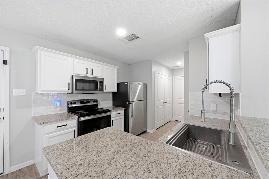 15011 Crockett Road - Photo 7