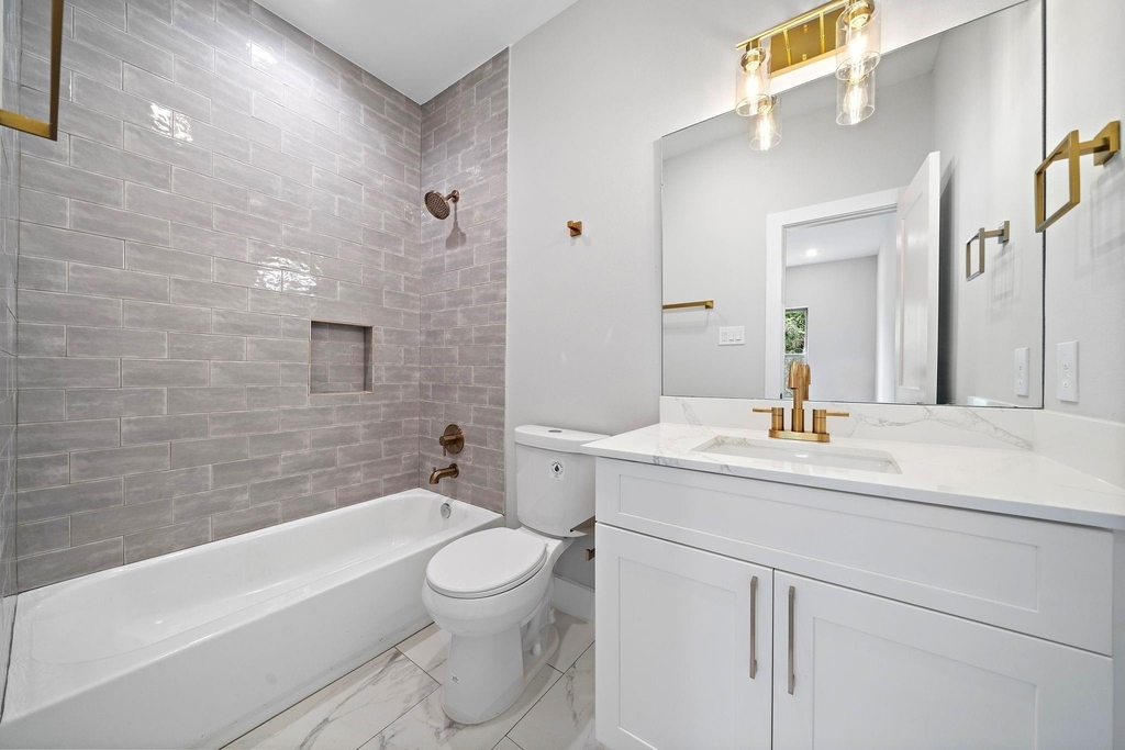 8430 Vogue Lane - Photo 8
