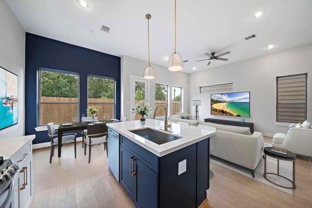 8430 Vogue Lane - Photo 4