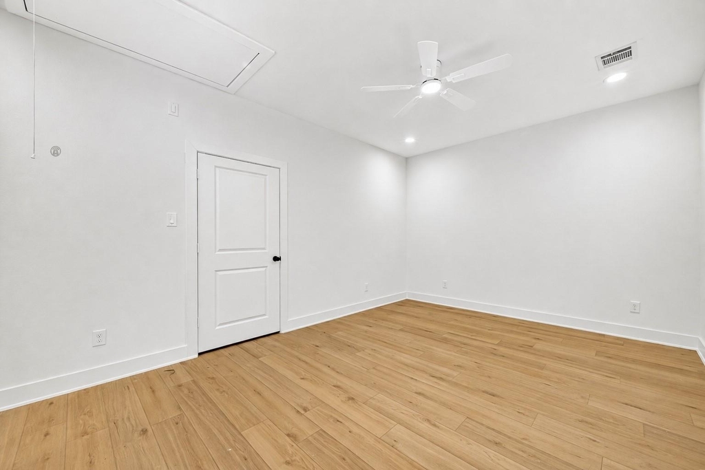 7824 Beckley Street - Photo 15
