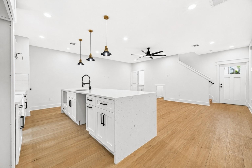 7824 Beckley Street - Photo 2
