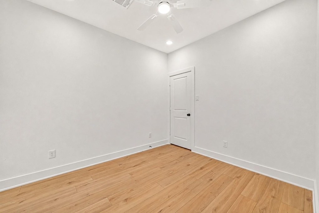 7824 Beckley Street - Photo 14