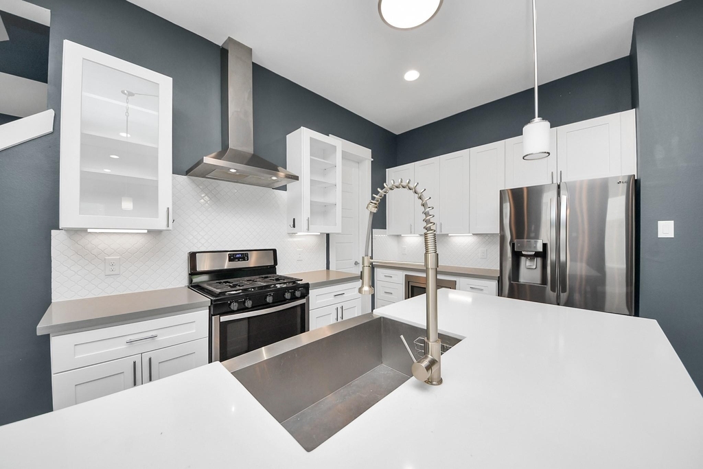 1411 Boswell Street - Photo 10