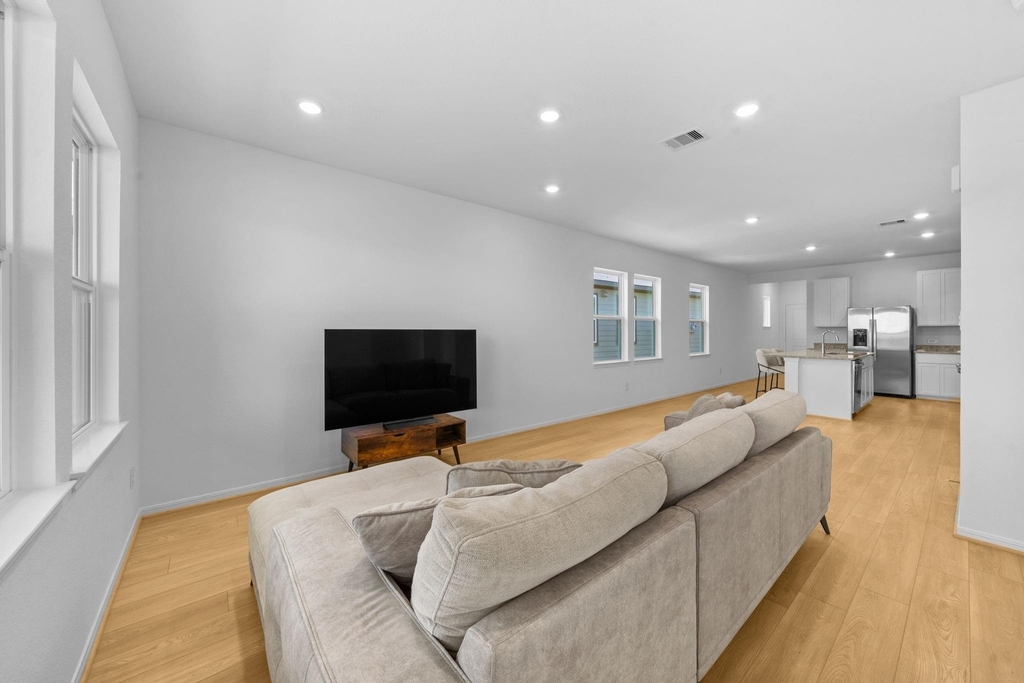 18006 Lasso Mills Drive - Photo 7