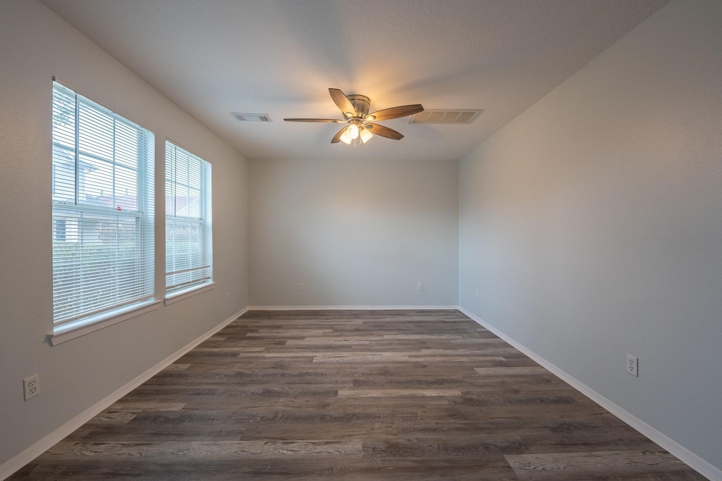 6247 Elton Knolls Street - Photo 4