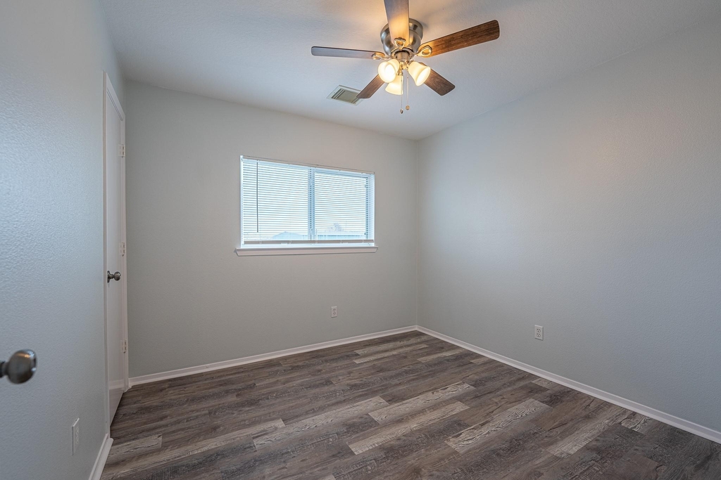 6247 Elton Knolls Street - Photo 12