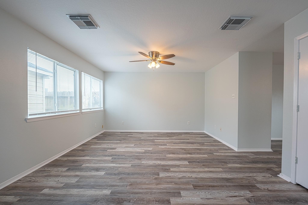 6247 Elton Knolls Street - Photo 11
