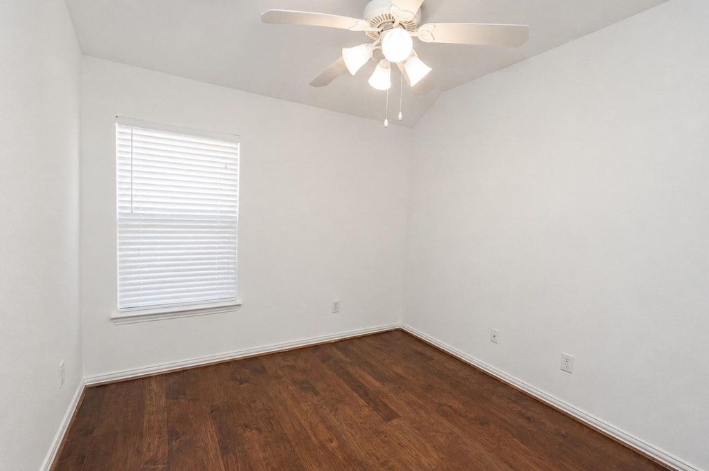 7102 Thistlewood Park Court - Photo 23