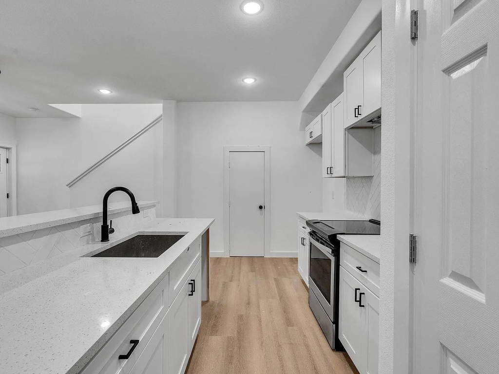 8411 Mahalia Drive - Photo 4