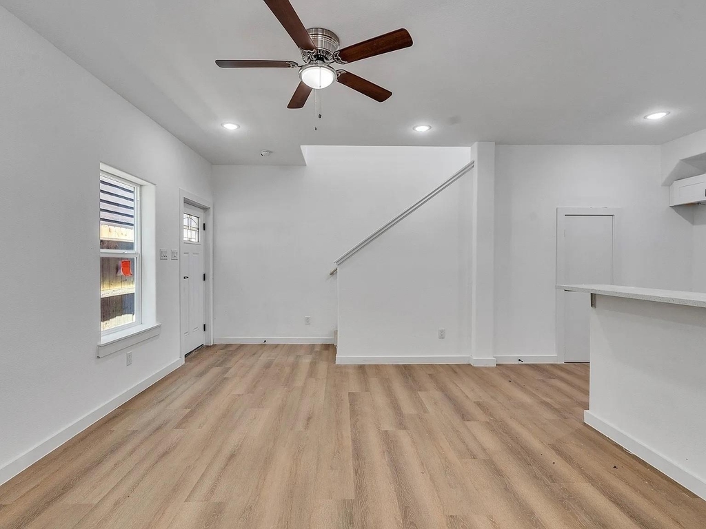 8411 Mahalia Drive - Photo 7