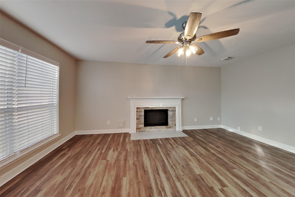 9211 Wandsworth Drive - Photo 4