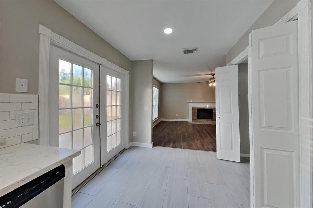 9211 Wandsworth Drive - Photo 5