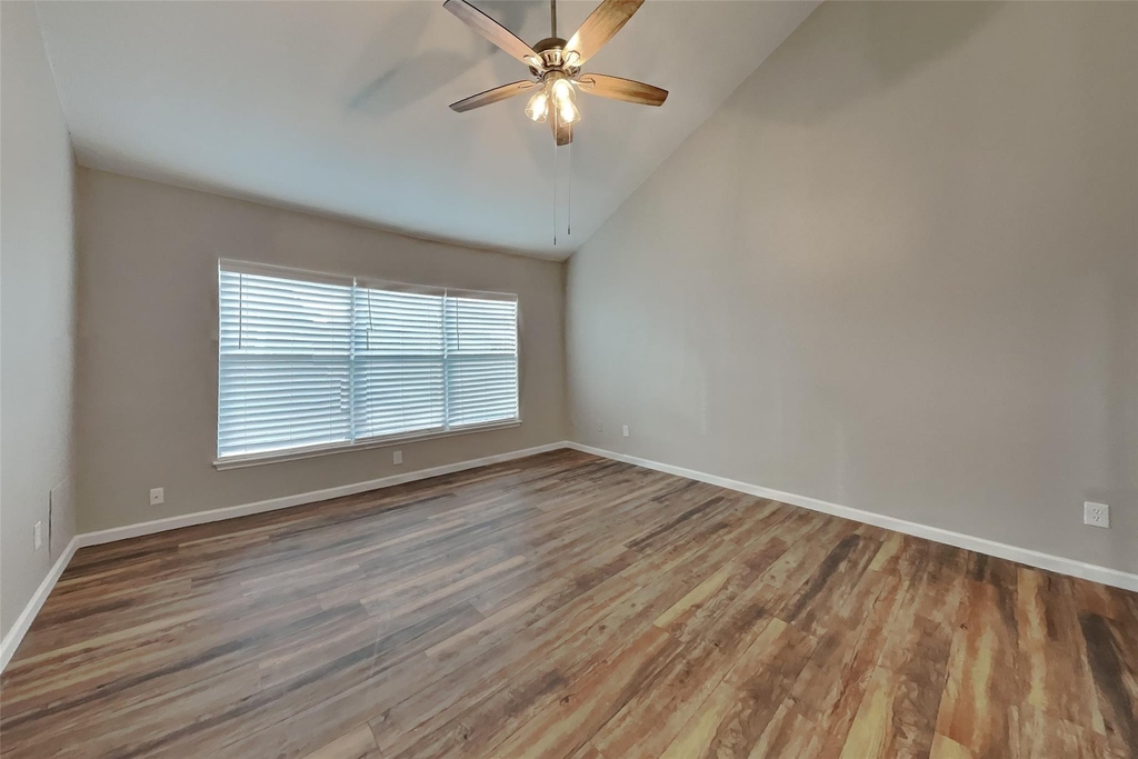 9211 Wandsworth Drive - Photo 8