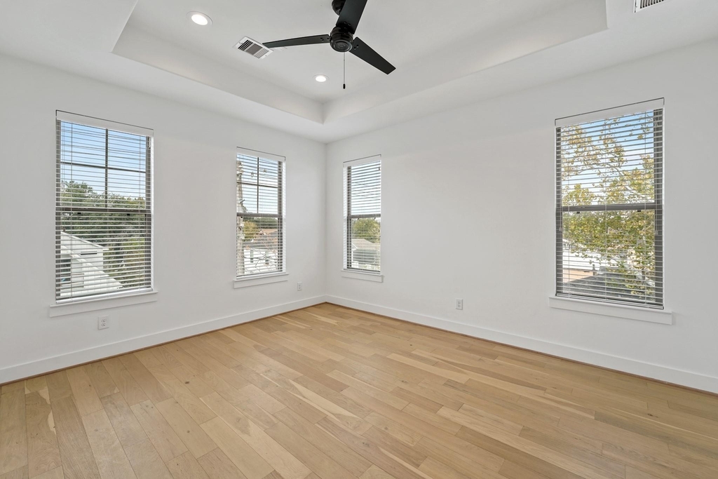 1108 Brooks Street - Photo 12