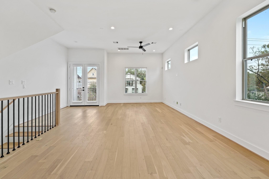 1108 Brooks Street - Photo 6