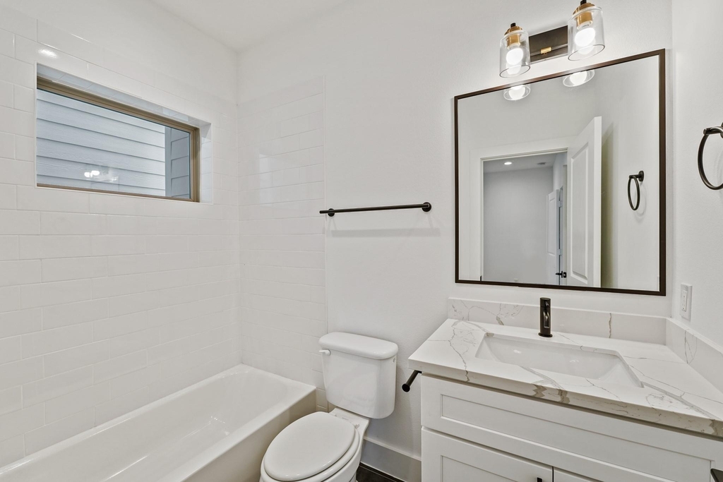1108 Brooks Street - Photo 17