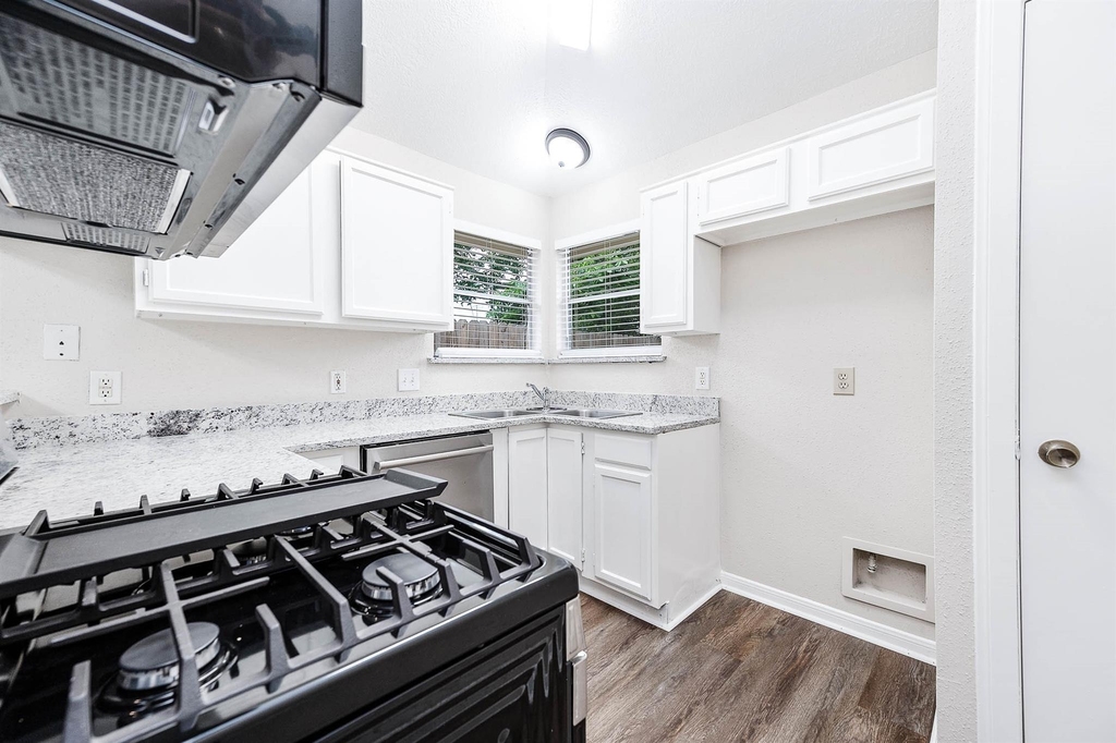 103 Avocado Street - Photo 8