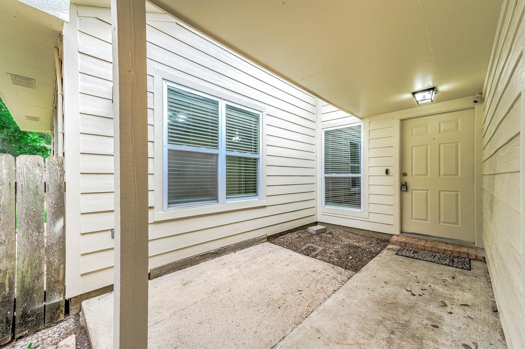 103 Avocado Street - Photo 4