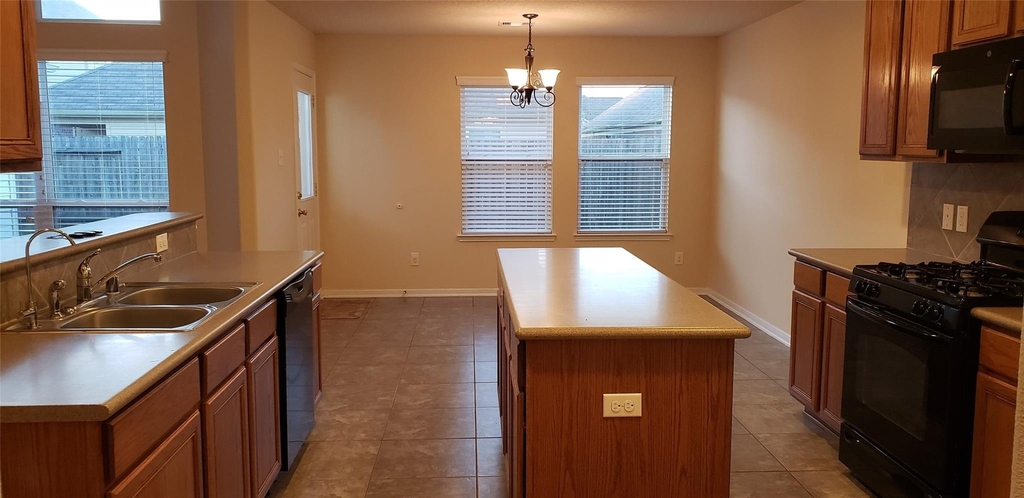 9923 Yearling Place - Photo 10