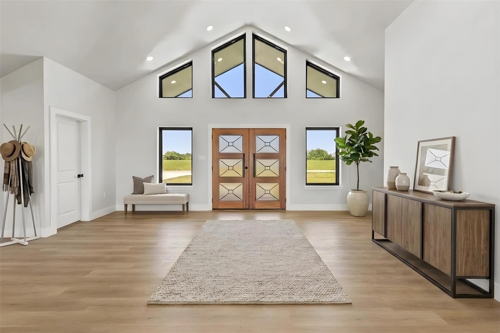619 Chuckwagon Trail - Photo 2