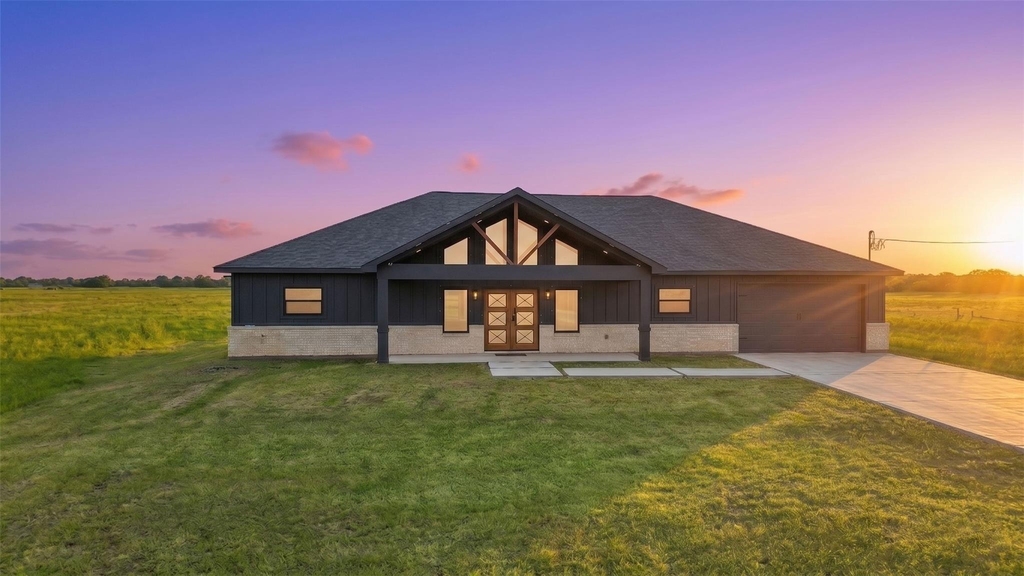 619 Chuckwagon Trail - Photo 0