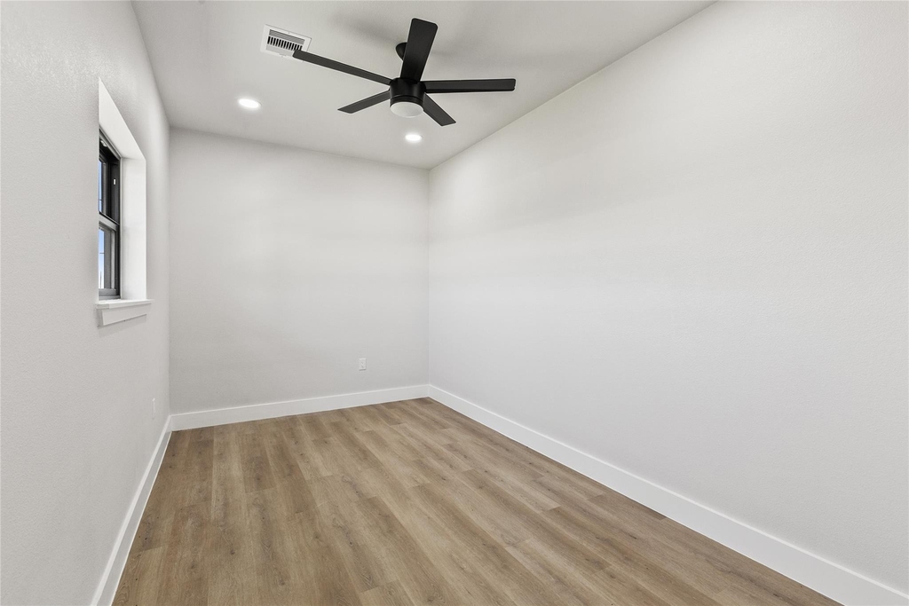 619 Chuckwagon Trail - Photo 32