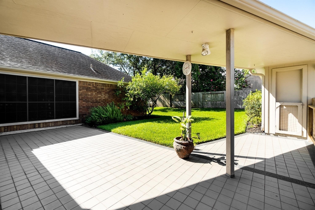 15406 Greenleaf Lane - Photo 16