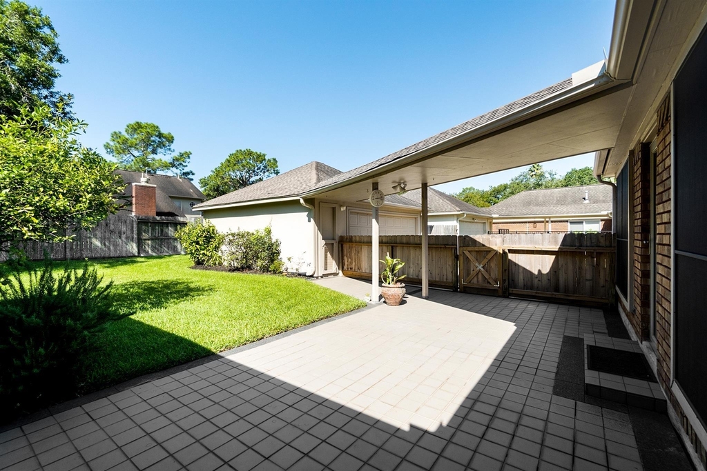 15406 Greenleaf Lane - Photo 17