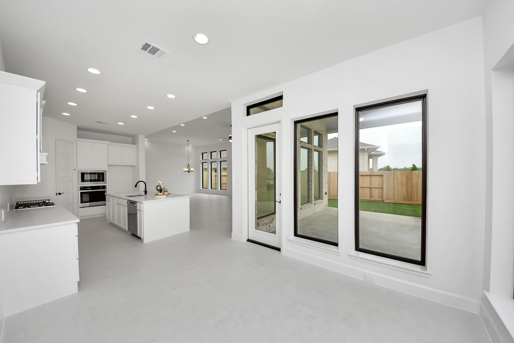 8706 Incandesce Rise Drive - Photo 32