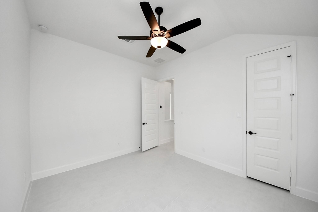 8706 Incandesce Rise Drive - Photo 29