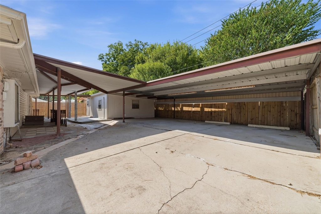 1410 Lexington Boulevard - Photo 3