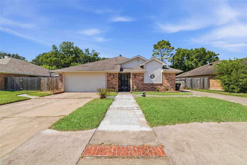 1410 Lexington Boulevard - Photo 0