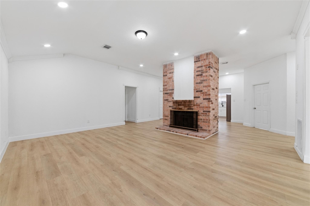 1410 Lexington Boulevard - Photo 7