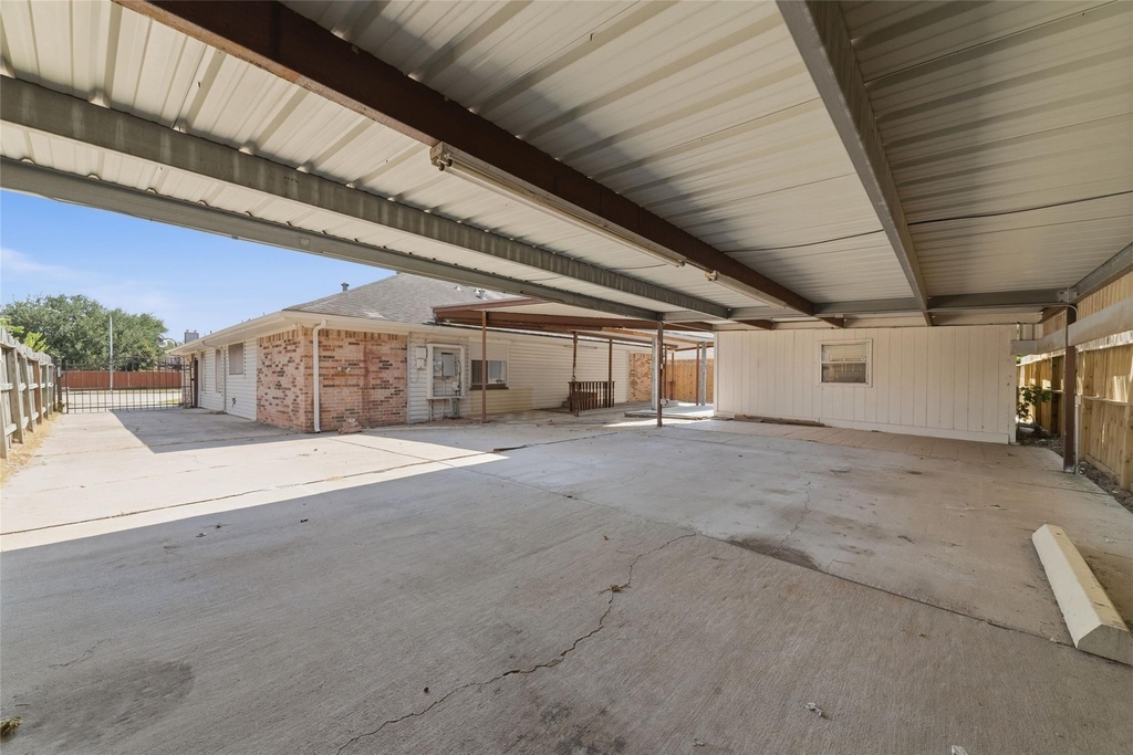 1410 Lexington Boulevard - Photo 4